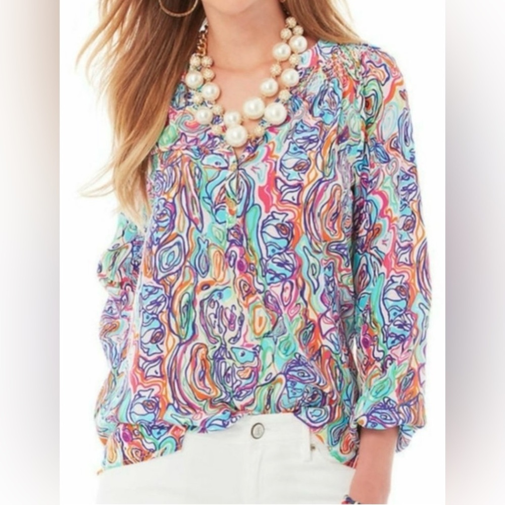 Lilly Pulitzer Silk Elsa Blouse RARE What A Catch Swirly
Fish Print Size Medium